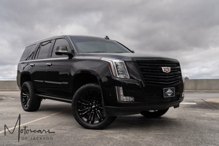 Cadillac Escalade 2021 lột xác từ trong ra ngoài