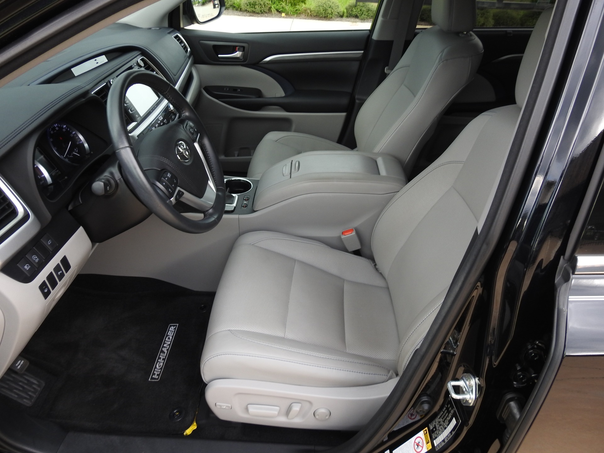 2017 Toyota Highlander Limited Stock HS211402 for sale near Jackson