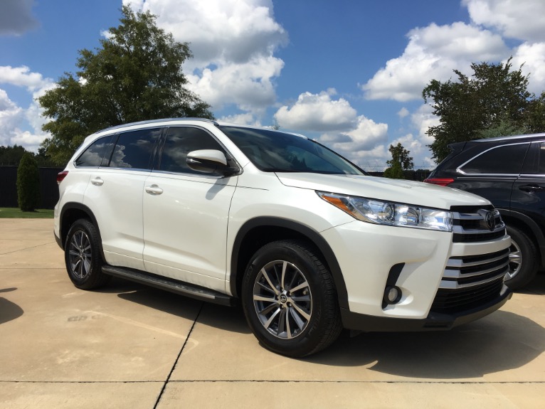 Used-2017-Toyota-Highlander-XLE-Jackson-MS