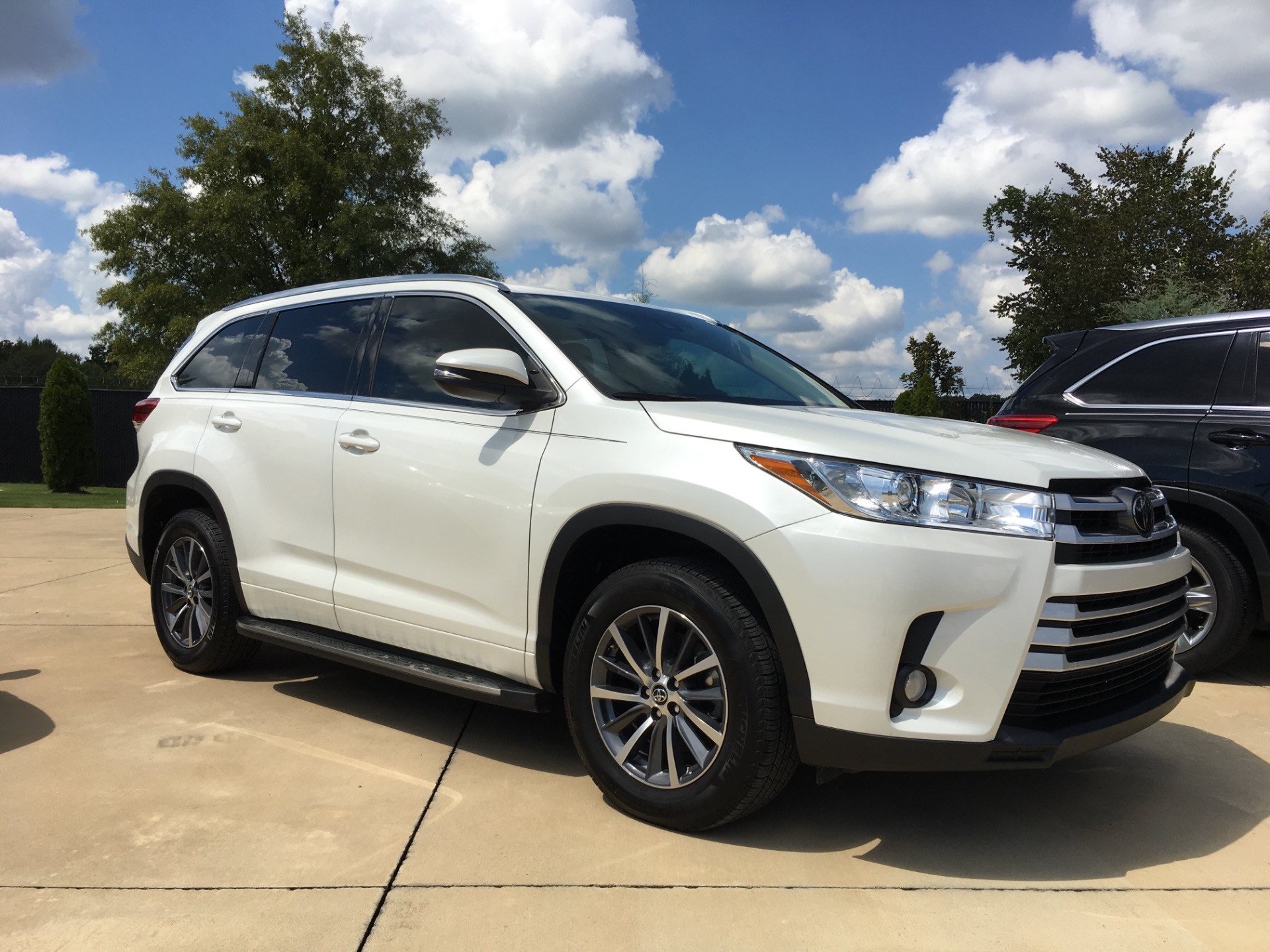 2017 Toyota Highlander XLE Stock HS524396 for sale near Jackson, MS