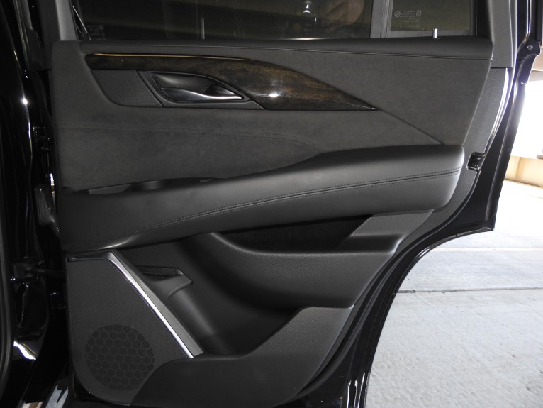 Used-2018-Cadillac-Escalade-Platinum-for-sale-Jackson-MS