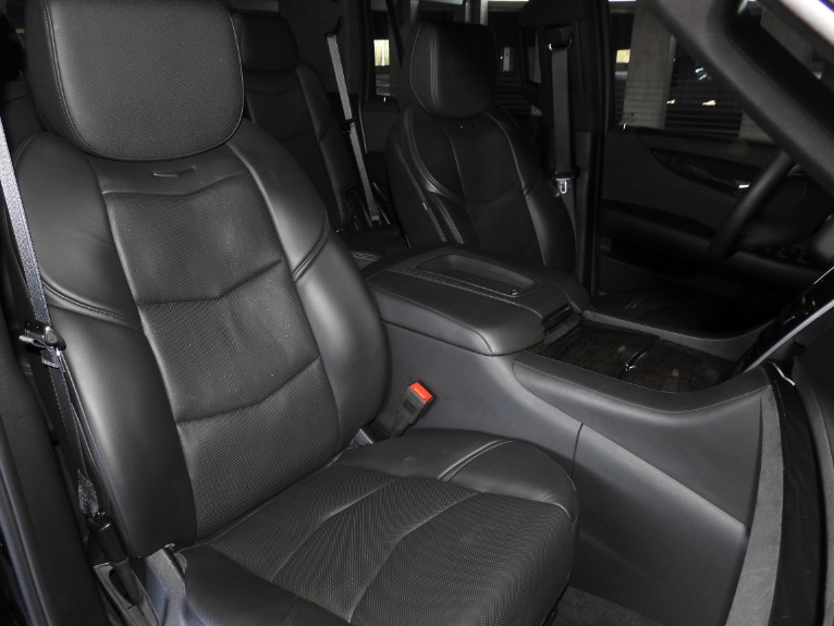 Used-2018-Cadillac-Escalade-Platinum-for-sale-Jackson-MS