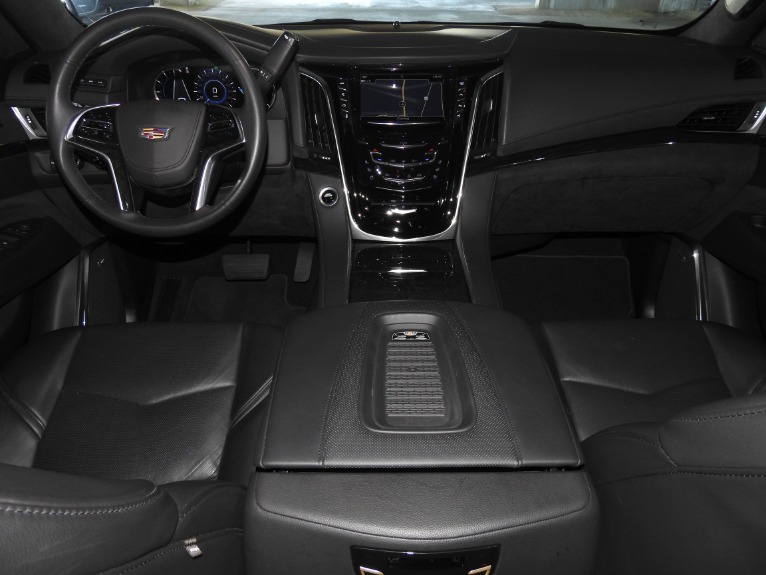 Used-2018-Cadillac-Escalade-Platinum-for-sale-Jackson-MS