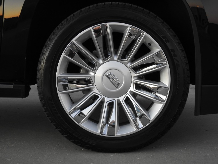 Used-2018-Cadillac-Escalade-Platinum-for-sale-Jackson-MS