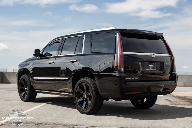 Used-2018-Cadillac-Escalade-Platinum-for-sale-Jackson-MS