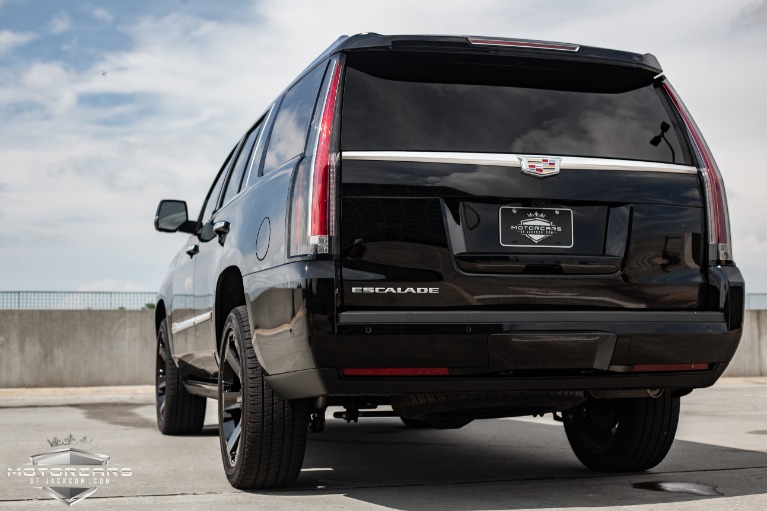 Used-2018-Cadillac-Escalade-Platinum-for-sale-Jackson-MS