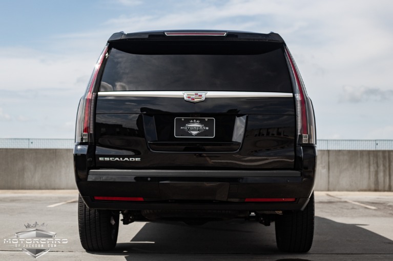 Used-2018-Cadillac-Escalade-Platinum-Jackson-MS