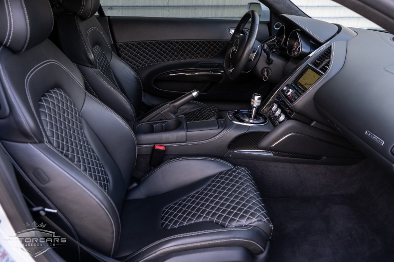 Used-2014-Audi-R8-V10-Coupe-quattro-S-tronic-Jackson-MS