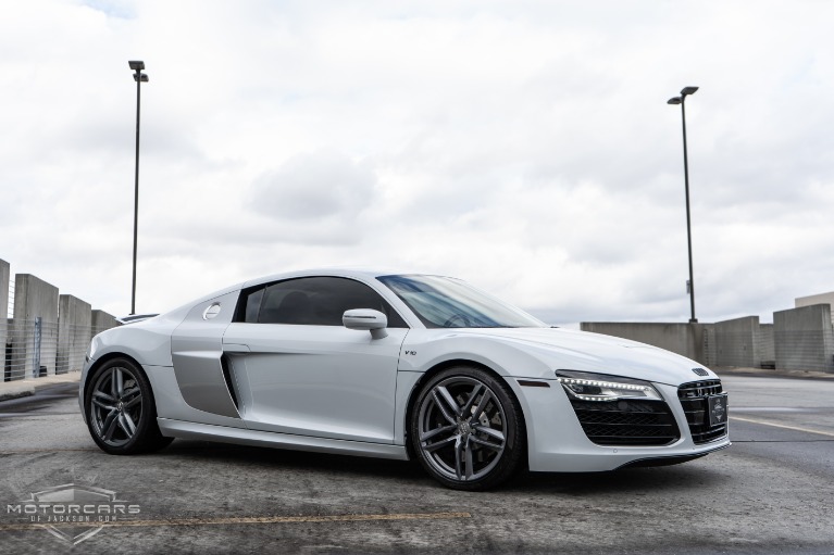 Used-2014-Audi-R8-V10-Coupe-quattro-S-tronic-Jackson-MS