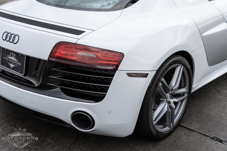 Used-2014-Audi-R8-V10-Coupe-quattro-S-tronic-Jackson-MS