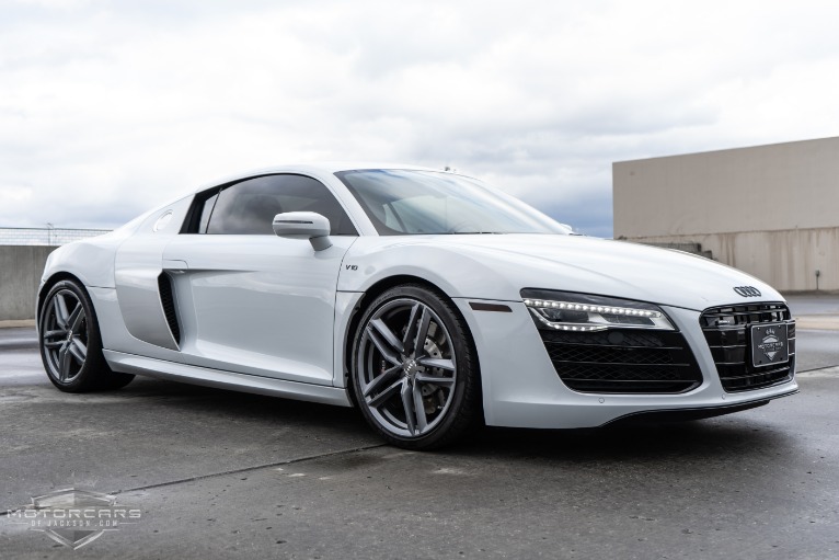 Used-2014-Audi-R8-V10-Coupe-quattro-S-tronic-Jackson-MS