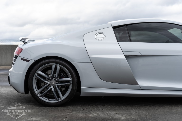 Used-2014-Audi-R8-V10-Coupe-quattro-S-tronic-Jackson-MS