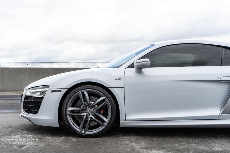 Used-2014-Audi-R8-V10-Coupe-quattro-S-tronic-Jackson-MS