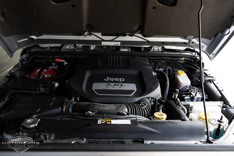 Used-2013-Jeep-Wrangler-Unlimited-Rubicon-10th-Anniversary-for-sale-Jackson-MS