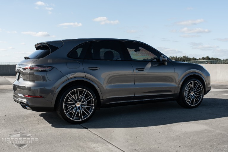 Porsche Cayenne Coupé Turbo 2019 Gris Fonçé métallisé 1/18