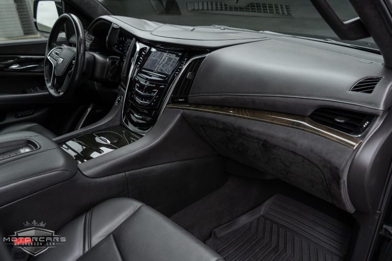 Used-2017-Cadillac-Escalade-Platinum-for-sale-Jackson-MS