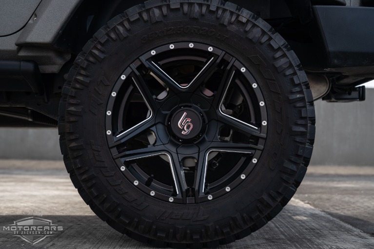 Used-2016-Jeep-Wrangler-Unlimited-Starwood-Motors-Custom-Jackson-MS