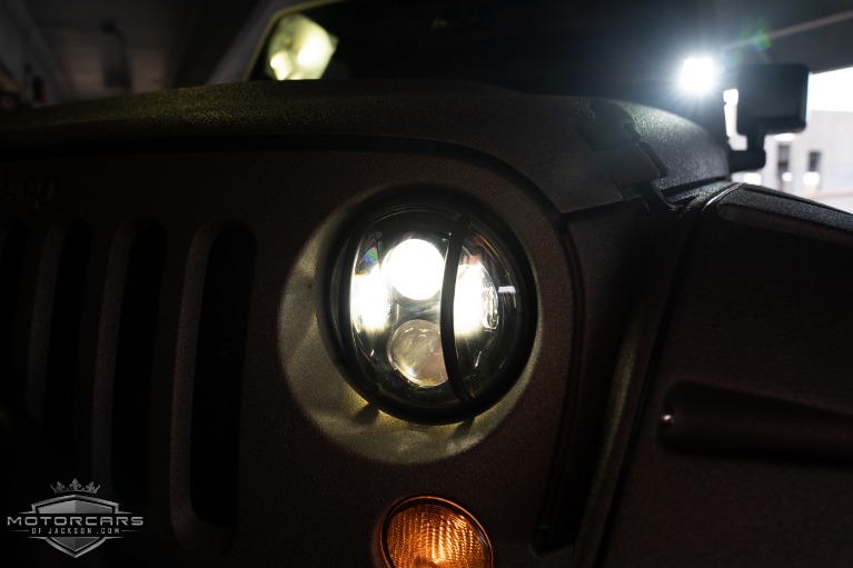 Used-2016-Jeep-Wrangler-Unlimited-Starwood-Motors-Custom-Jackson-MS
