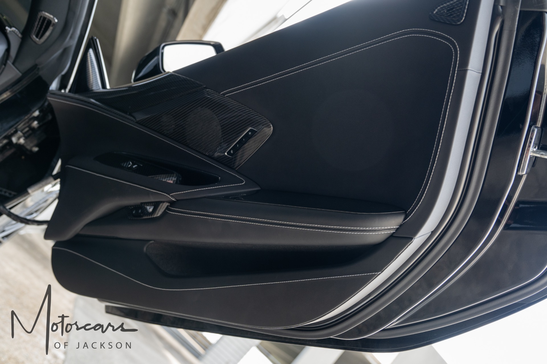 Used-2020-Chevrolet-Corvette-2LT---Carbon-Aerokit-w/-Butterfly-Doors-Jackson-MS