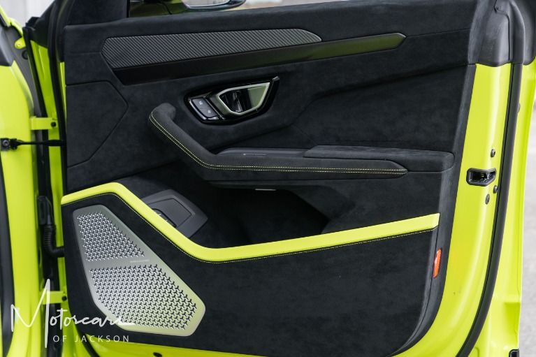 Used-2023-Lamborghini-Urus-Performante-for-sale-Jackson-MS