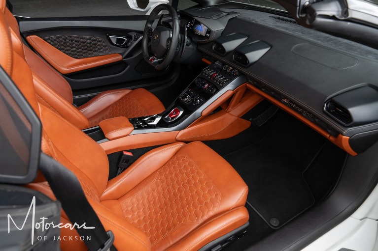 Used-2019-Lamborghini-Huracan-Spyder-for-sale-Jackson-MS