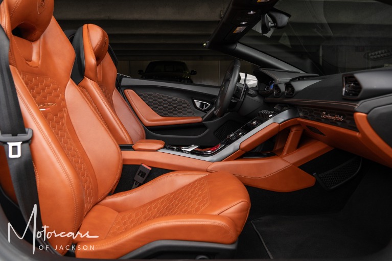 Used-2019-Lamborghini-Huracan-Spyder-for-sale-Jackson-MS