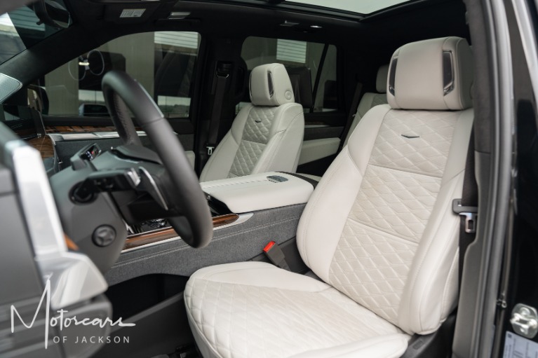 Used-2025-Cadillac-Escalade-4WD-Sport-Platinum-Jackson-MS