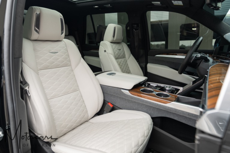 Used-2025-Cadillac-Escalade-4WD-Sport-Platinum-for-sale-Jackson-MS