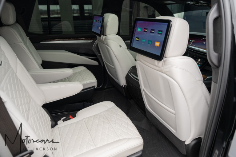 Used-2025-Cadillac-Escalade-4WD-Sport-Platinum-for-sale-Jackson-MS