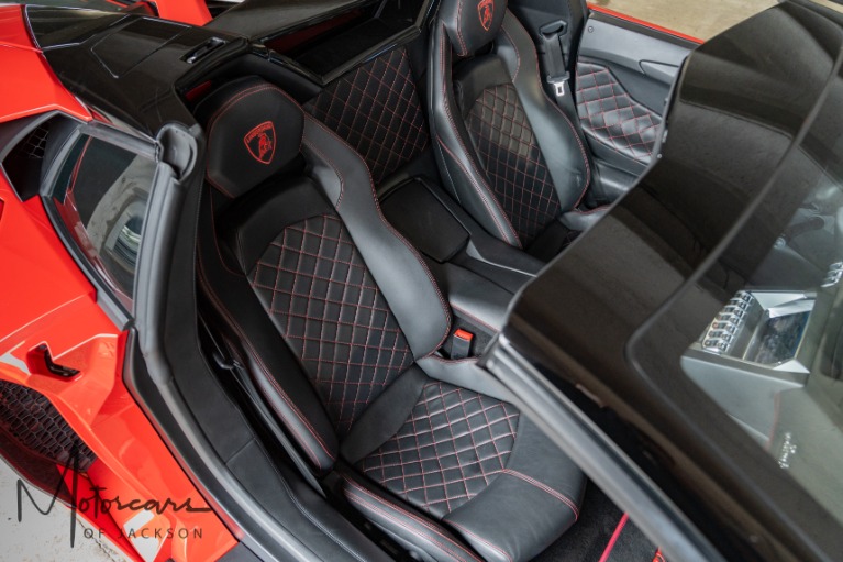 Used-2015-Lamborghini-Aventador-LP-700-4-AWD-Convertible-for-sale-Jackson-MS
