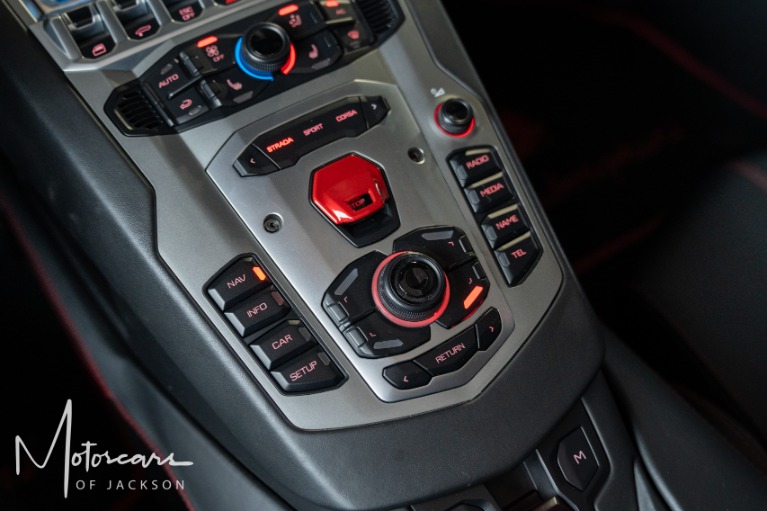 Used-2015-Lamborghini-Aventador-AWD-Roadster-for-sale-Jackson-MS