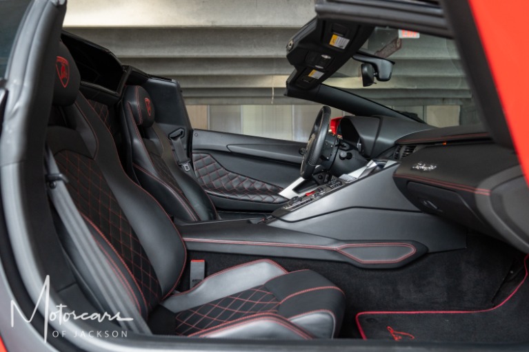 Used-2015-Lamborghini-Aventador-AWD-Roadster-for-sale-Jackson-MS