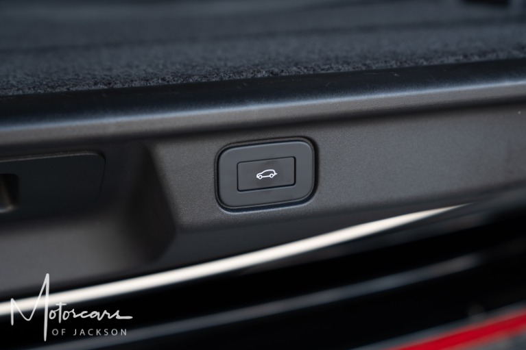 Used-2025-Land-Rover-Range-Rover-SV-LWB-for-sale-Jackson-MS