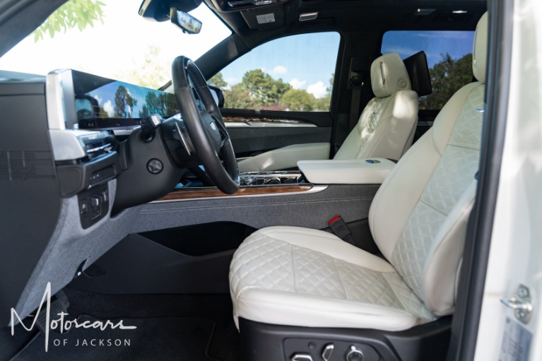 Used-2025-Cadillac-Escalade-Sport-Platinum-Jackson-MS