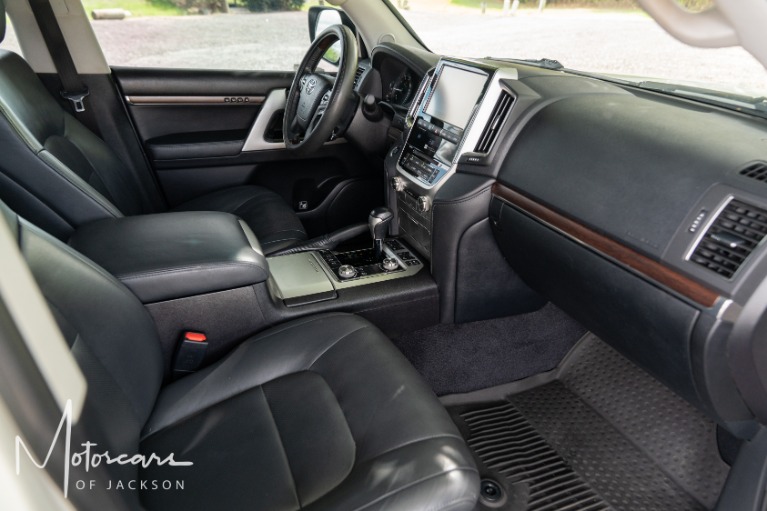 Used-2017-Toyota-Land-Cruiser-4x4-V8-for-sale-Jackson-MS