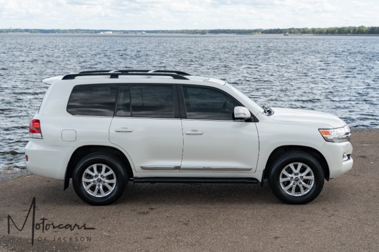 Used-2017-Toyota-Land-Cruiser-4x4-V8-for-sale-Jackson-MS