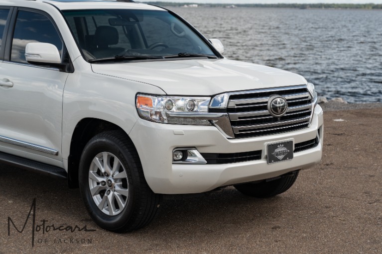 Used-2017-Toyota-Land-Cruiser-4x4-V8-for-sale-Jackson-MS