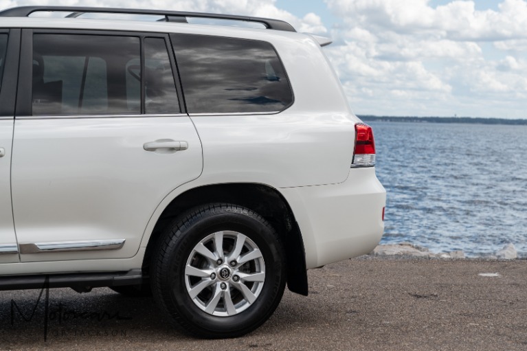 Used-2017-Toyota-Land-Cruiser-4x4-V8-for-sale-Jackson-MS