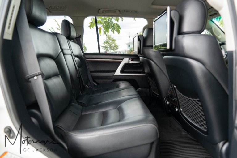 Used-2017-Toyota-Land-Cruiser-4x4-V8-for-sale-Jackson-MS
