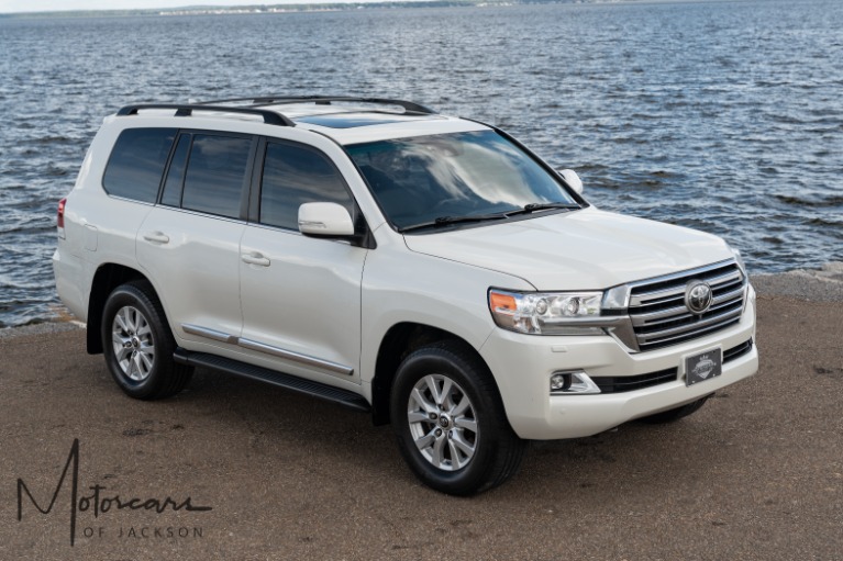 Used-2017-Toyota-Land-Cruiser-4x4-V8-for-sale-Jackson-MS